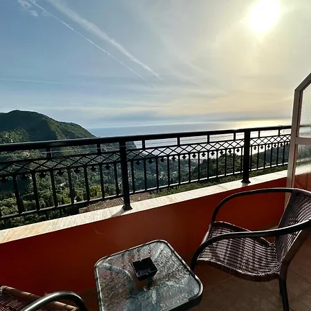 Horizon Blue Áno Garoúna